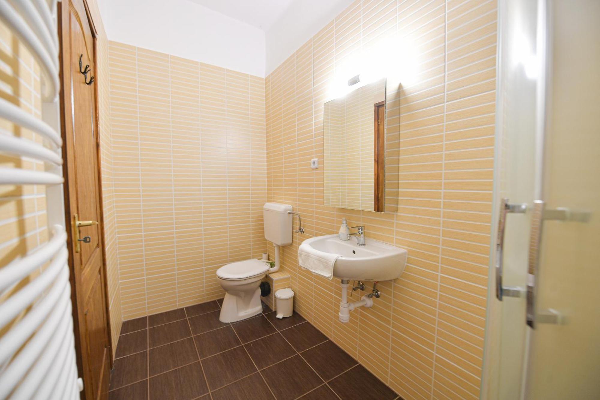 Kokusz Apartmanok 埃格尔 客房 照片