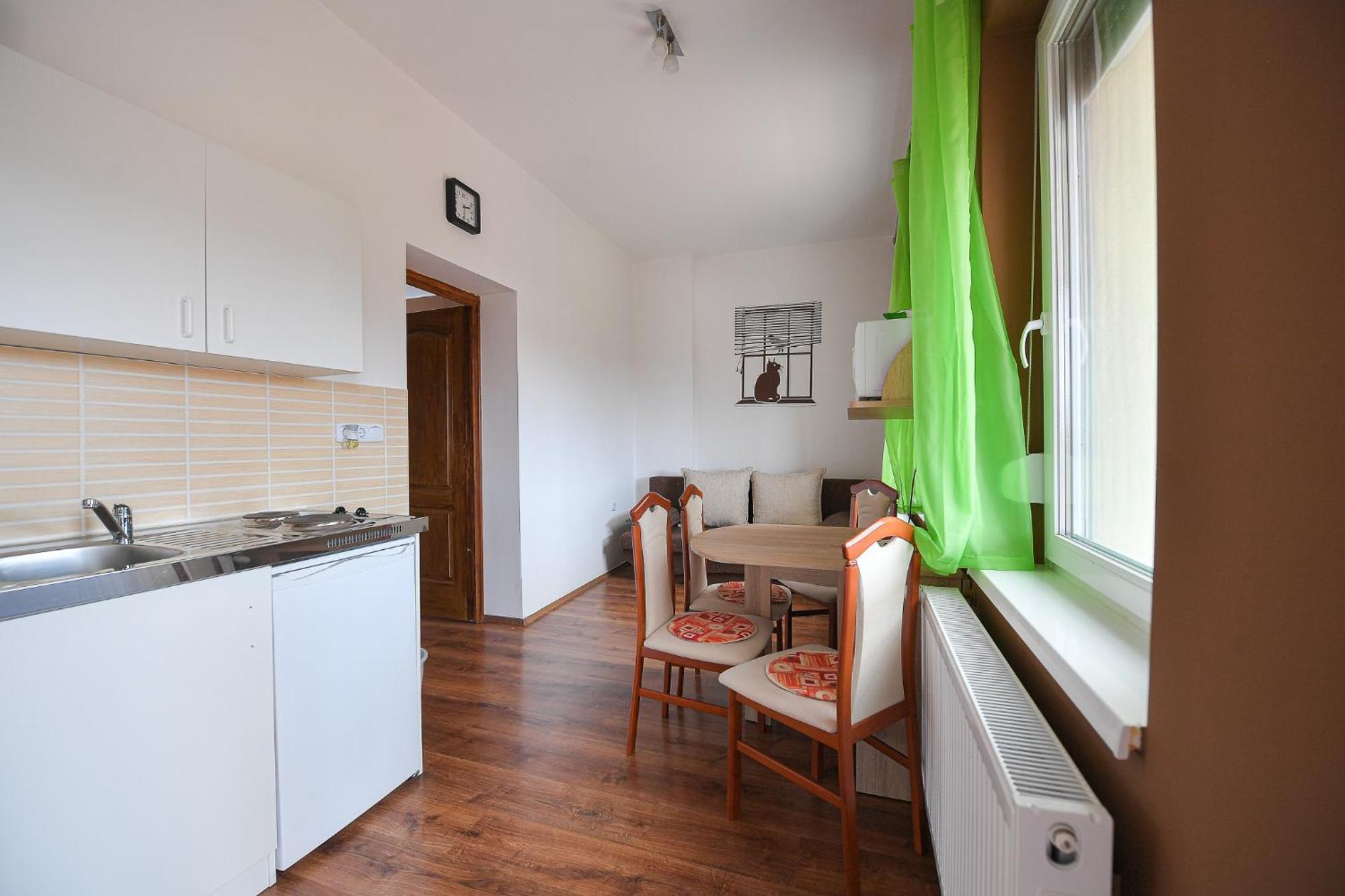 Kokusz Apartmanok 埃格尔 客房 照片