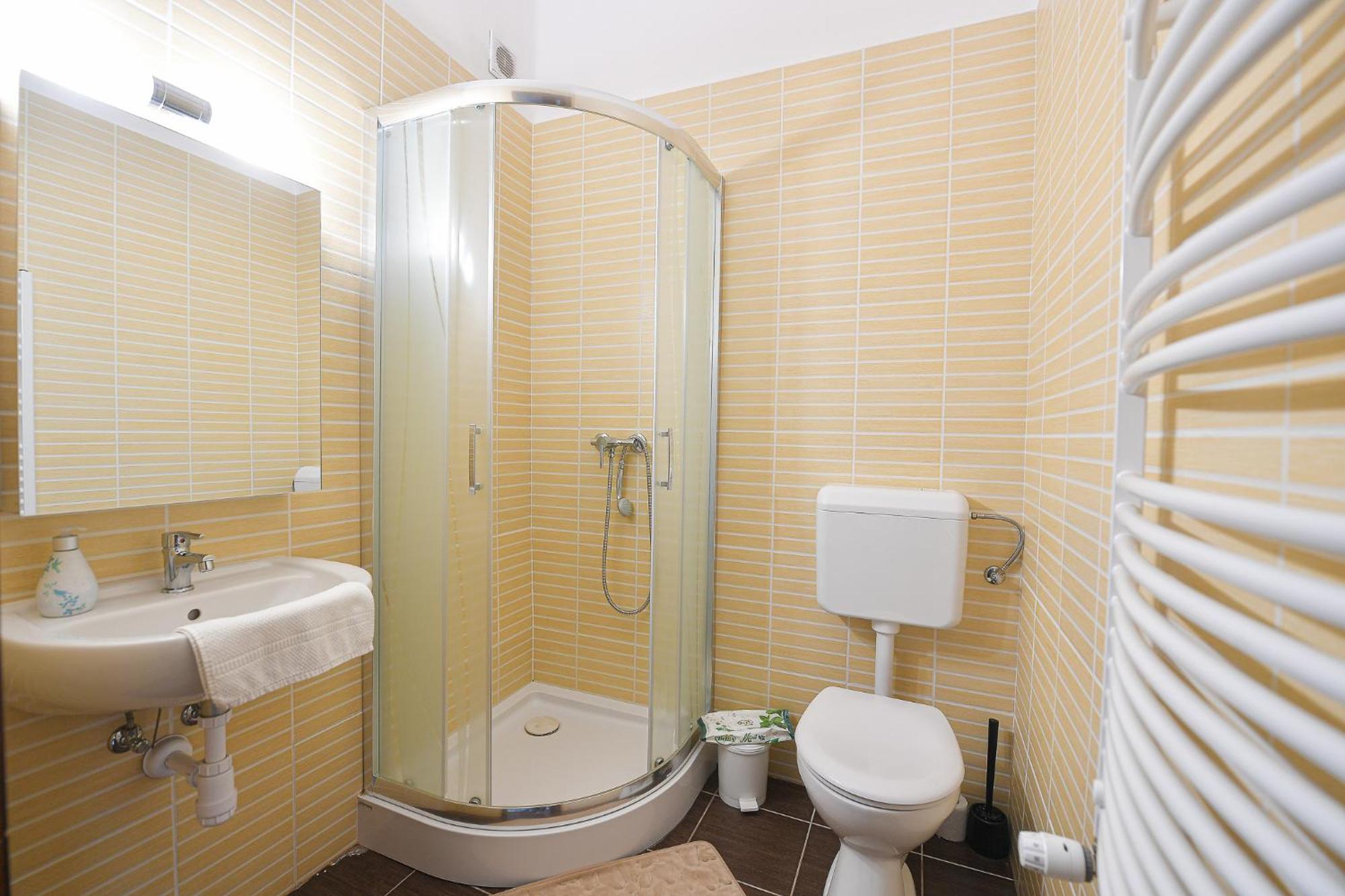 Kokusz Apartmanok 埃格尔 客房 照片